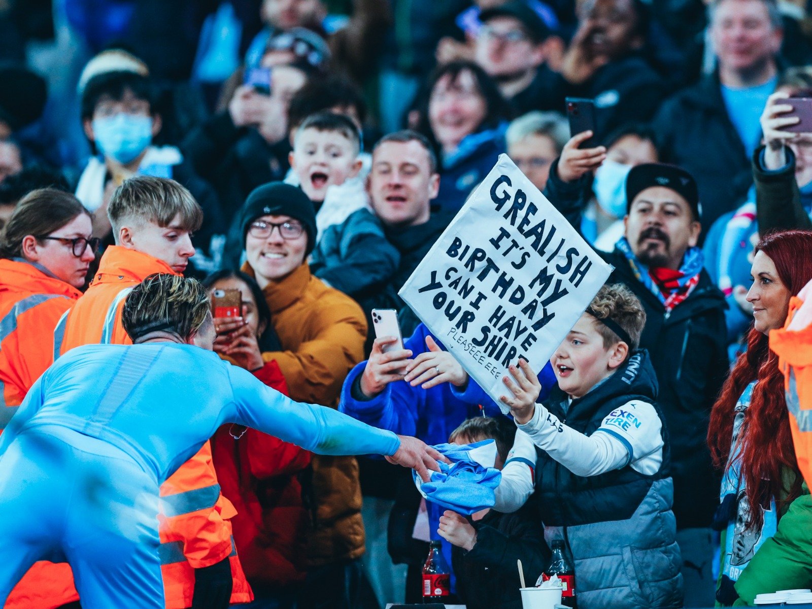 示出了与年 示出了与年